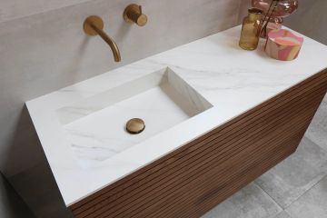 Keramische wastafel op maat Invia